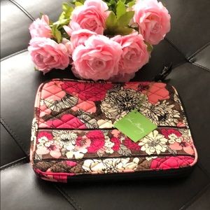 NWT Vera Bradley Tablet Sleeve in Mocha Rouge